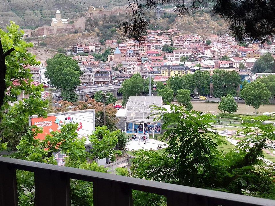 Hotel Jurkha Тбилиси Екстериор снимка