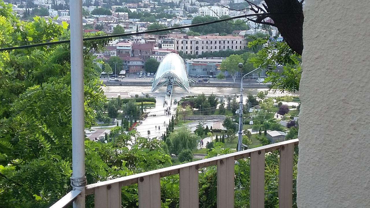 Hotel Jurkha Тбилиси Екстериор снимка